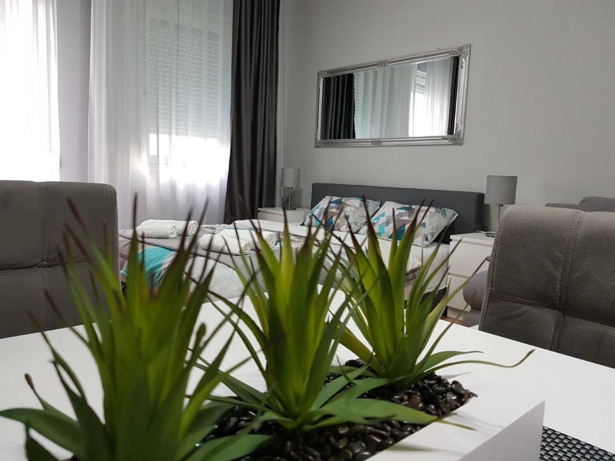 Contemporary Residence Ниш Экстерьер фото